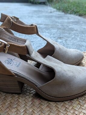 GC Shoes. Harley T-Strap Suede Sandal in Beige